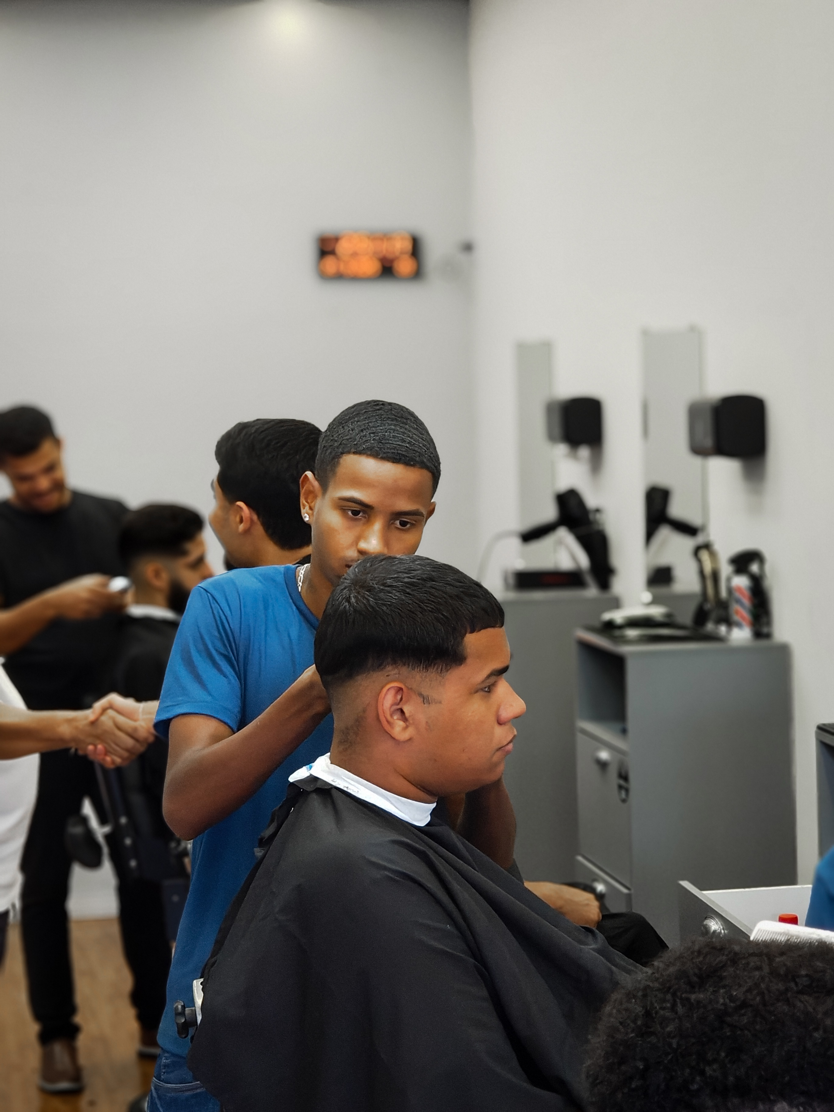 Corte de cabelo detalhado